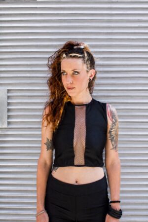 TOP REJILLA NEGRO Y GRIS